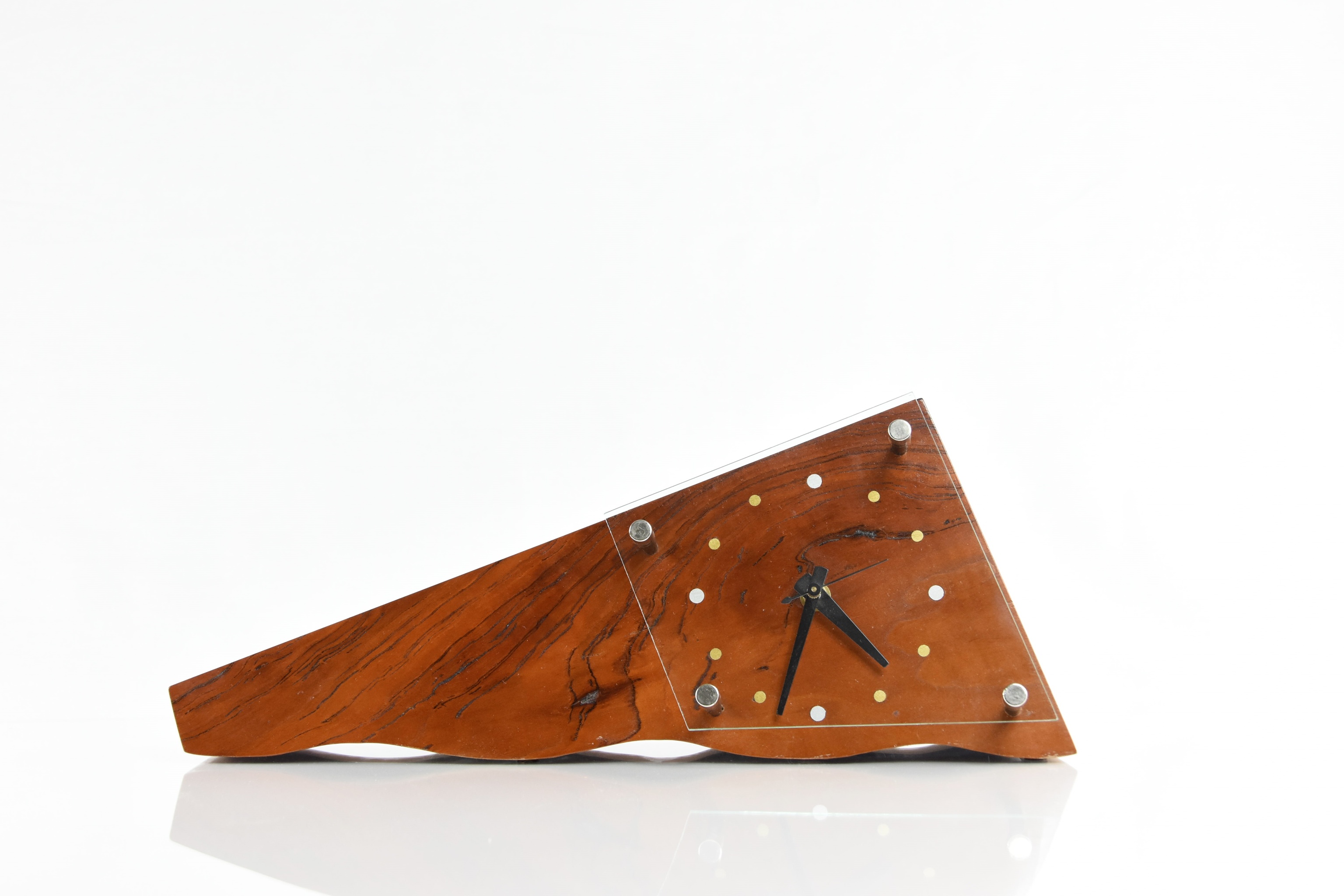 Sculptural wave clock